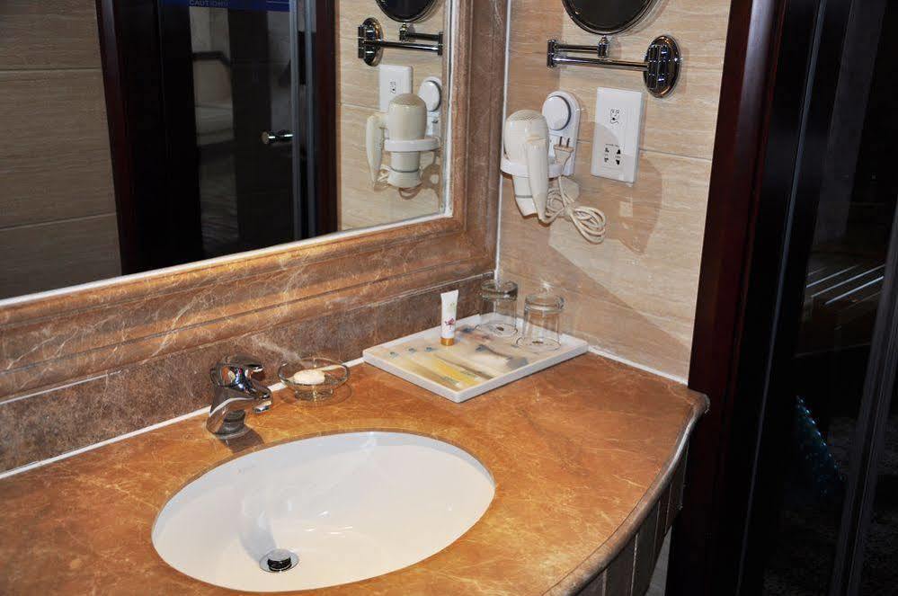 Weigela Park Hotel Đại Liên Ngoại thất bức ảnh